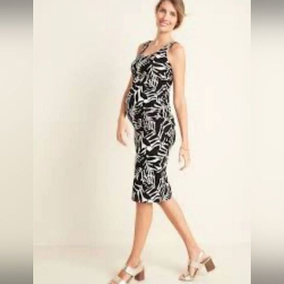 Old Navy Dresses & Skirts - Old Navy Maternity Fitted Dress 💐HOST PICK💐💕